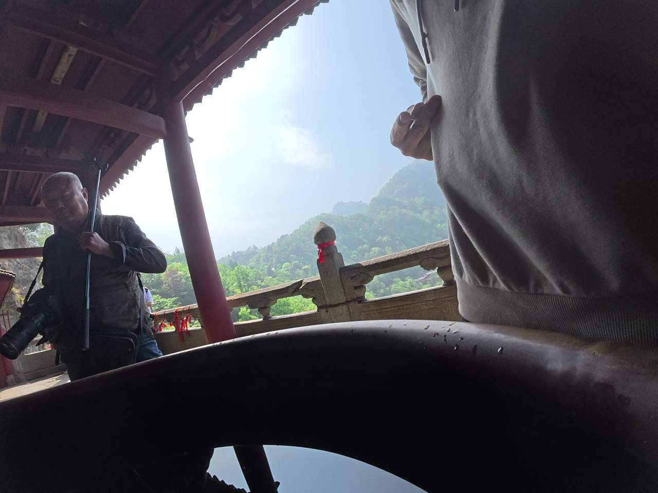 寺庙下的神秘硬币