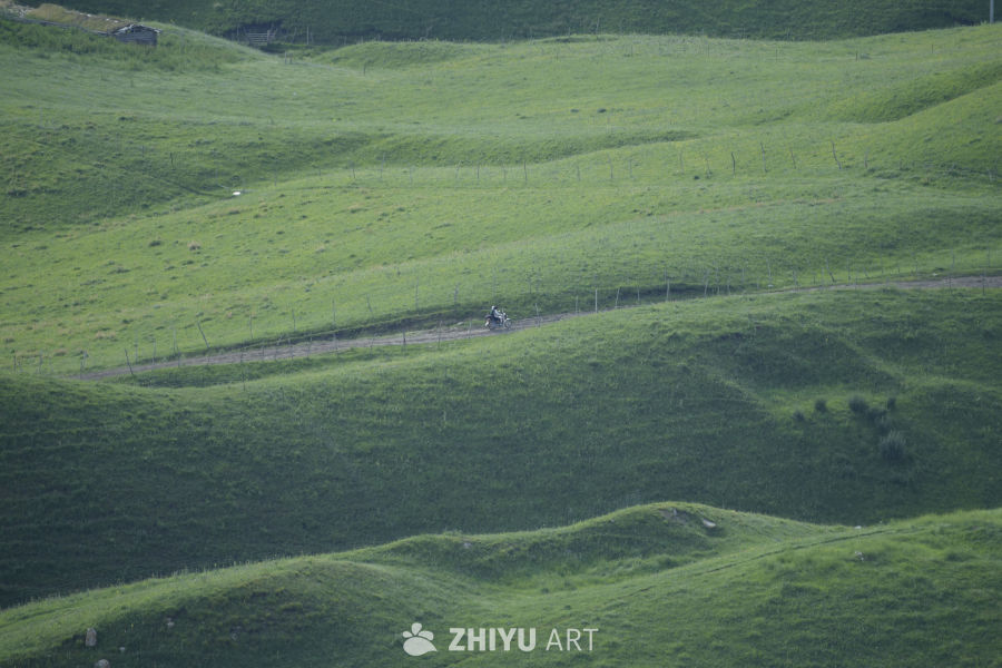 山间骑行