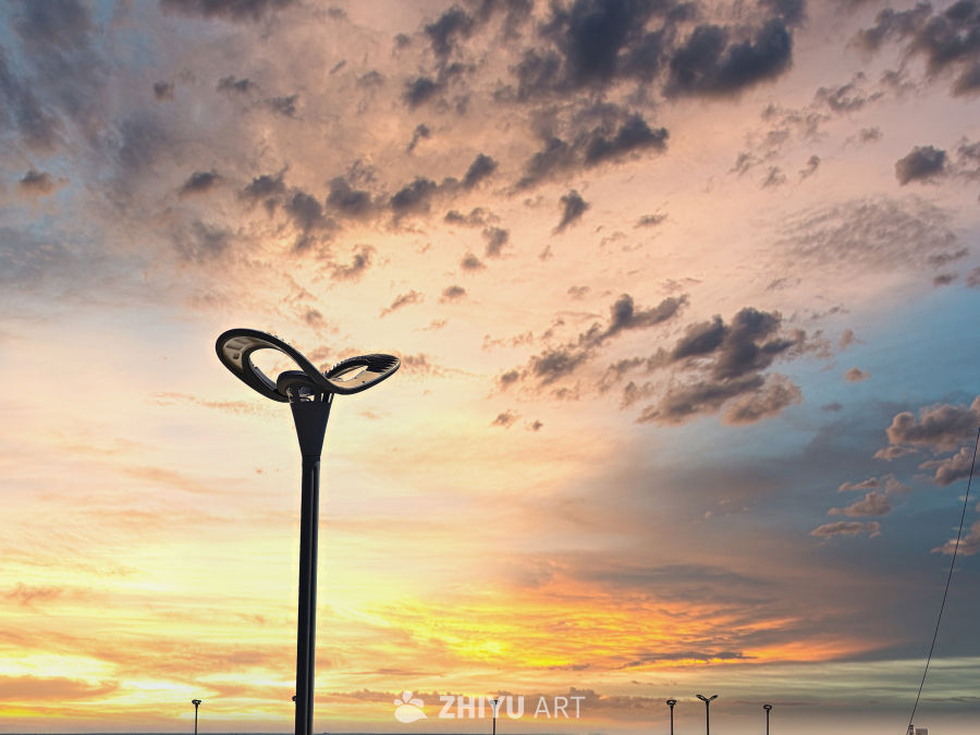 夕阳下的海岸线