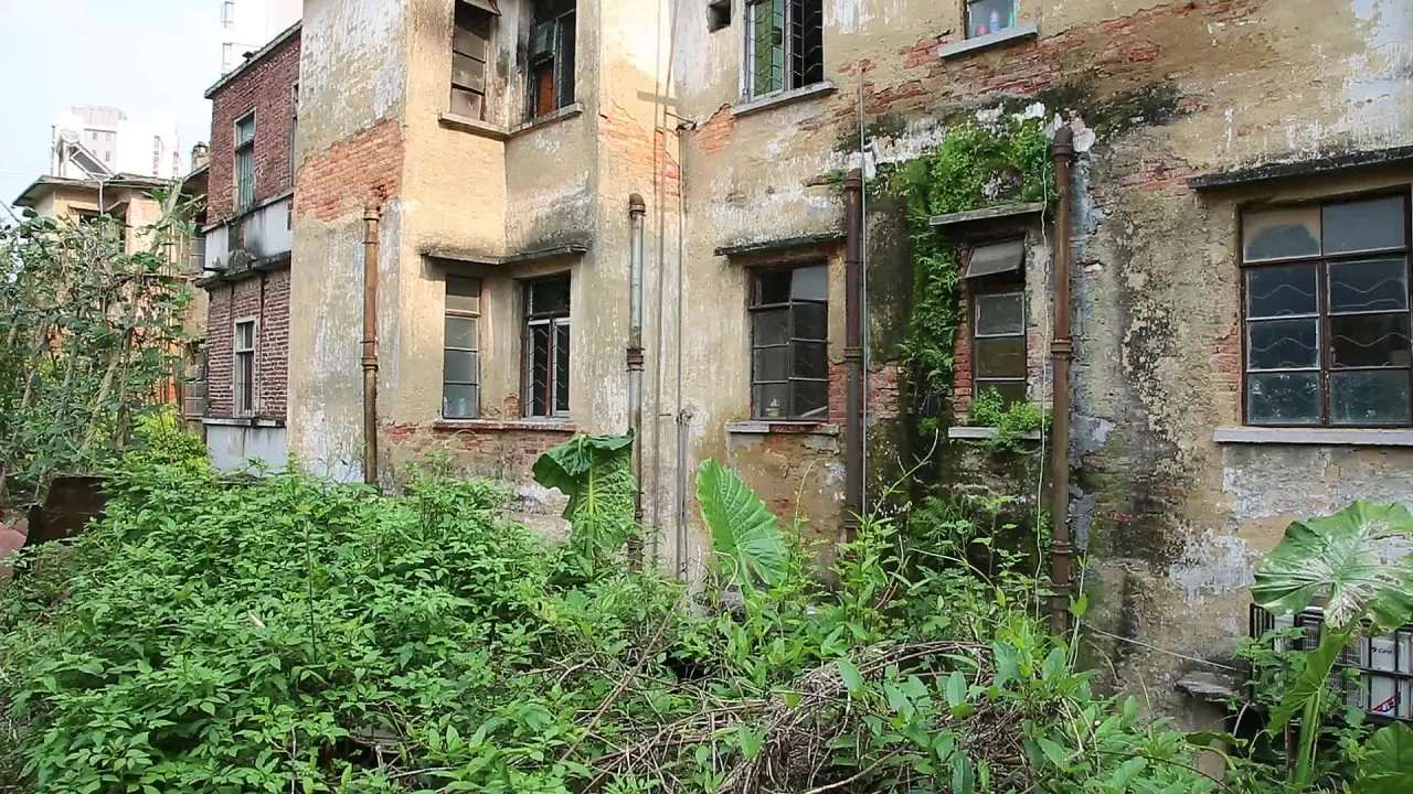 肇庆老城区拆迁与宁静生活对比