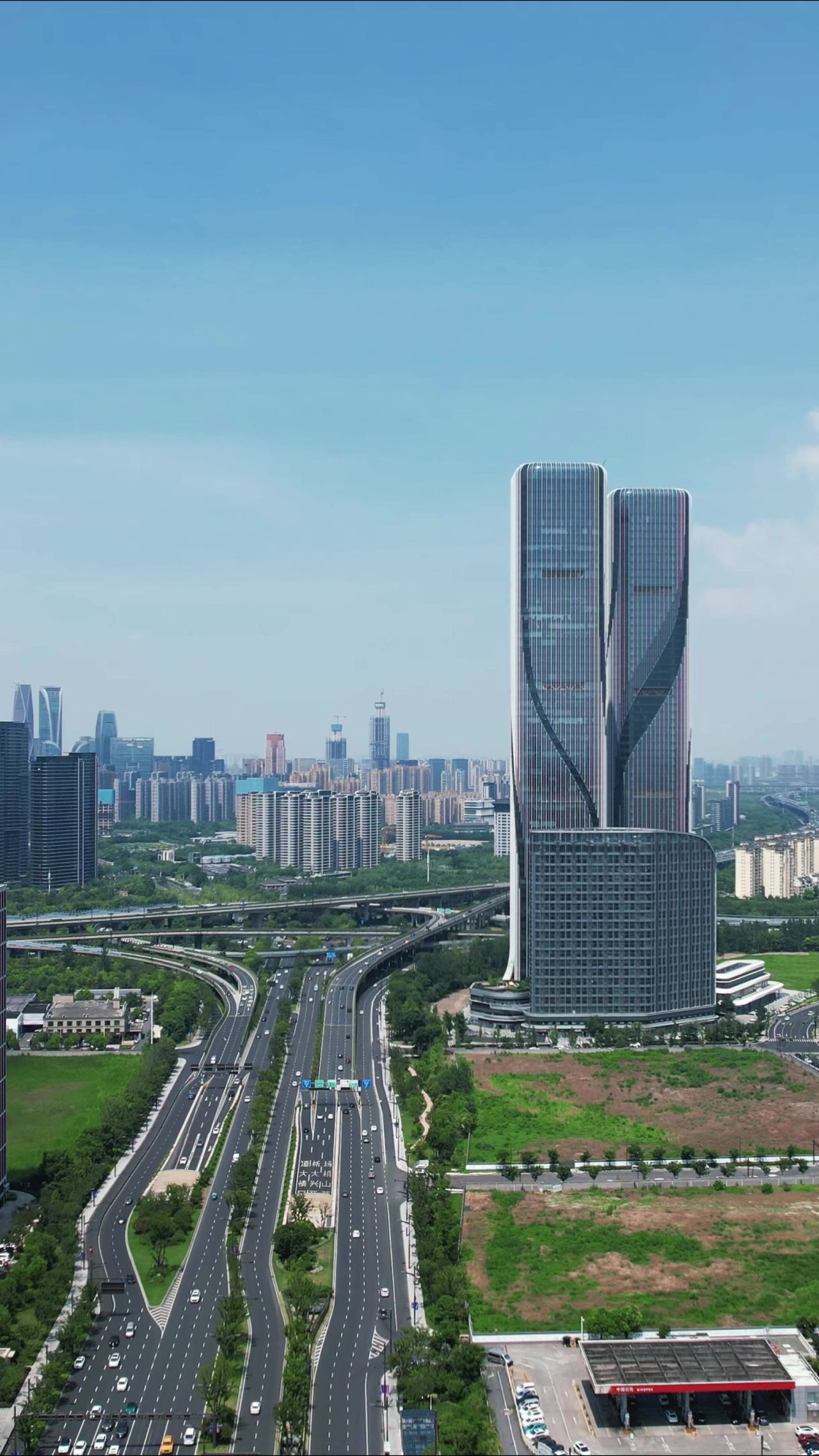 浙江杭州滨江新区城市建设竖屏航拍 