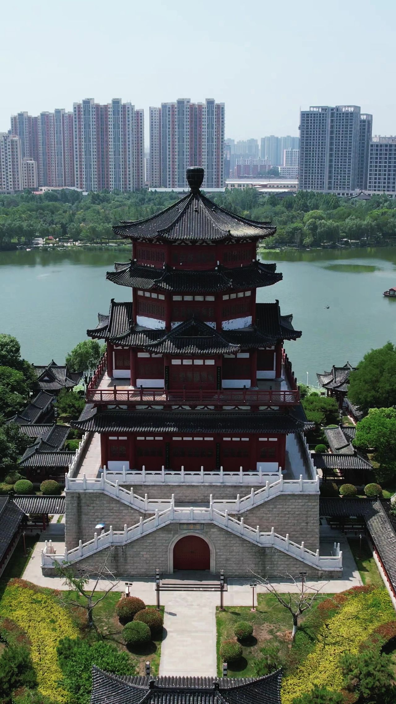 山东济宁南池公园竖排航拍