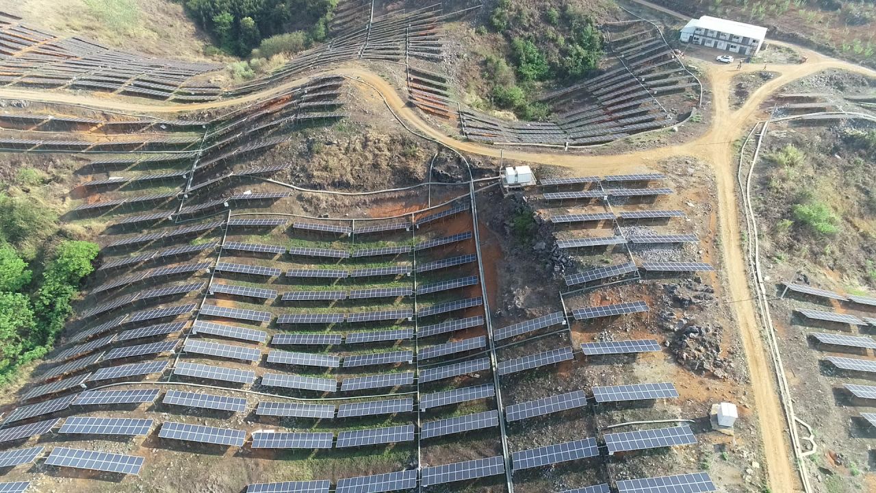 光伏太阳能板基地航拍 云南文山