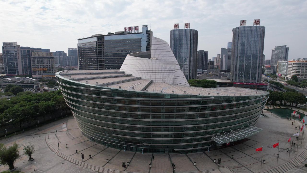 广东东莞玉兰大剧院地标建筑航拍 