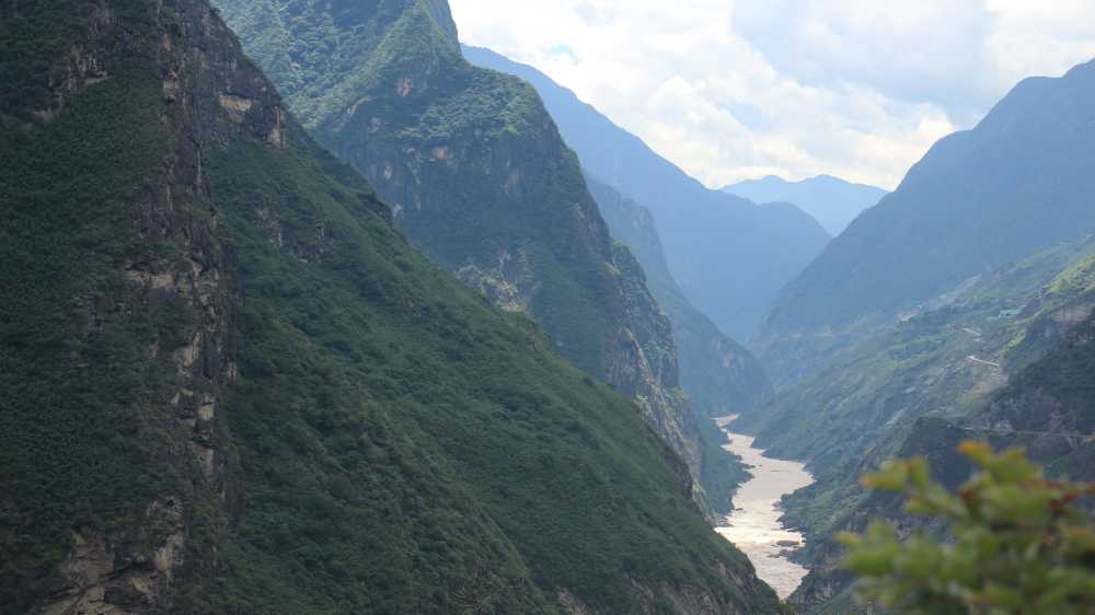 虎跳峡峡谷