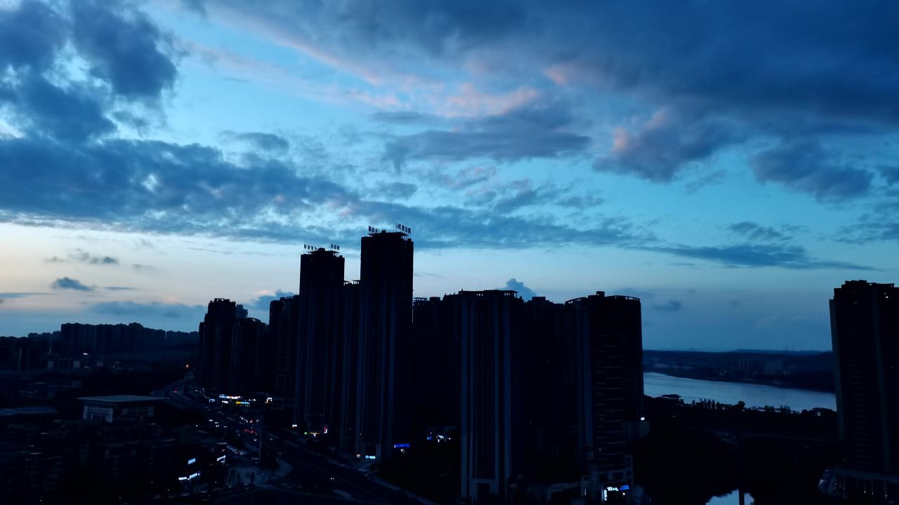 下班的云and下班的人 