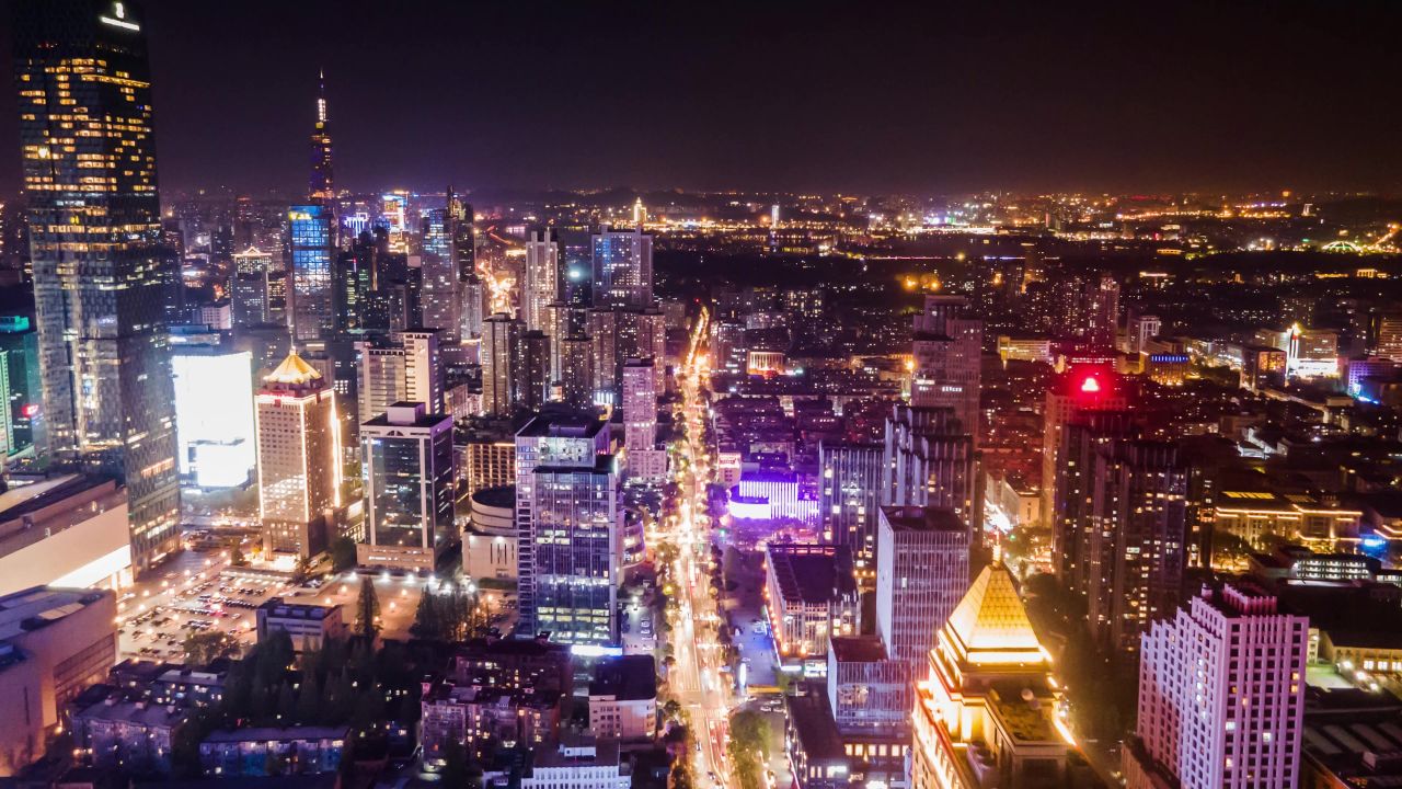 4K航拍南京地标新街口金融中心夜景摄影