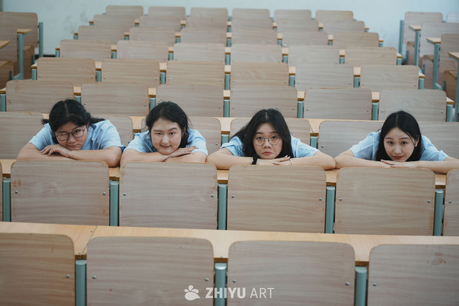 青春课堂：等待中的表情