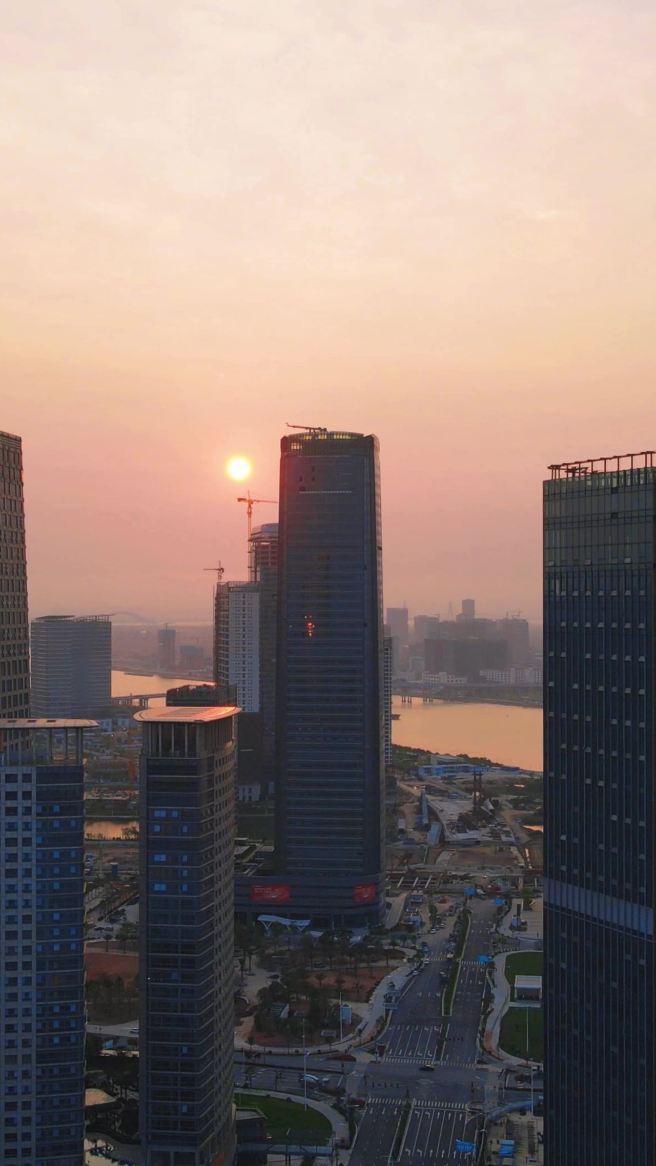  珠海横琴半岛日落晚霞竖屏航拍