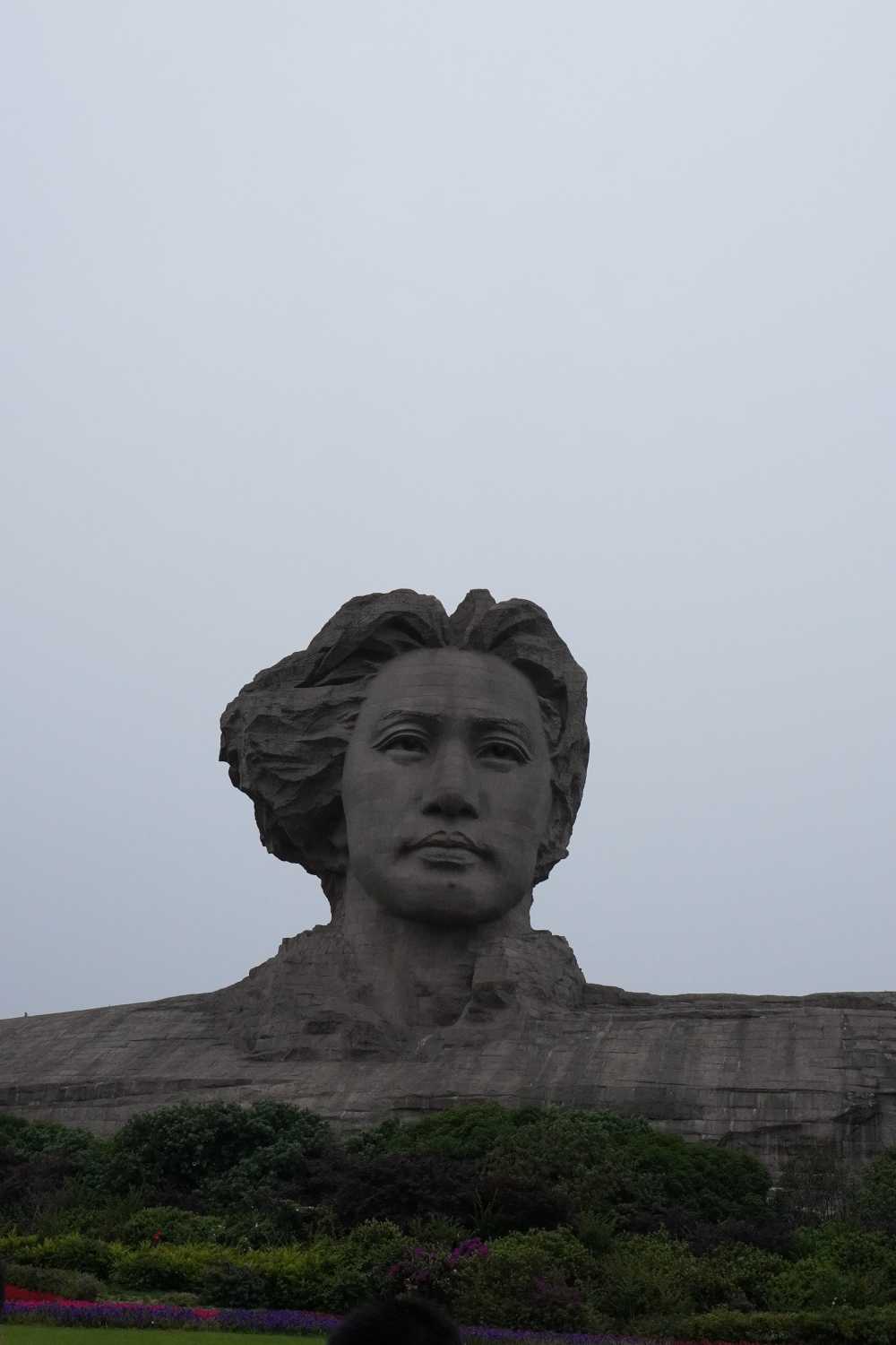 毛泽东青年石像雕塑