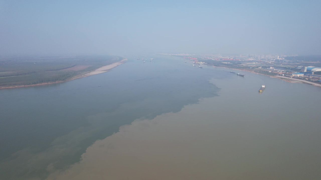 湖南岳阳洞庭湖长江交汇处航拍
