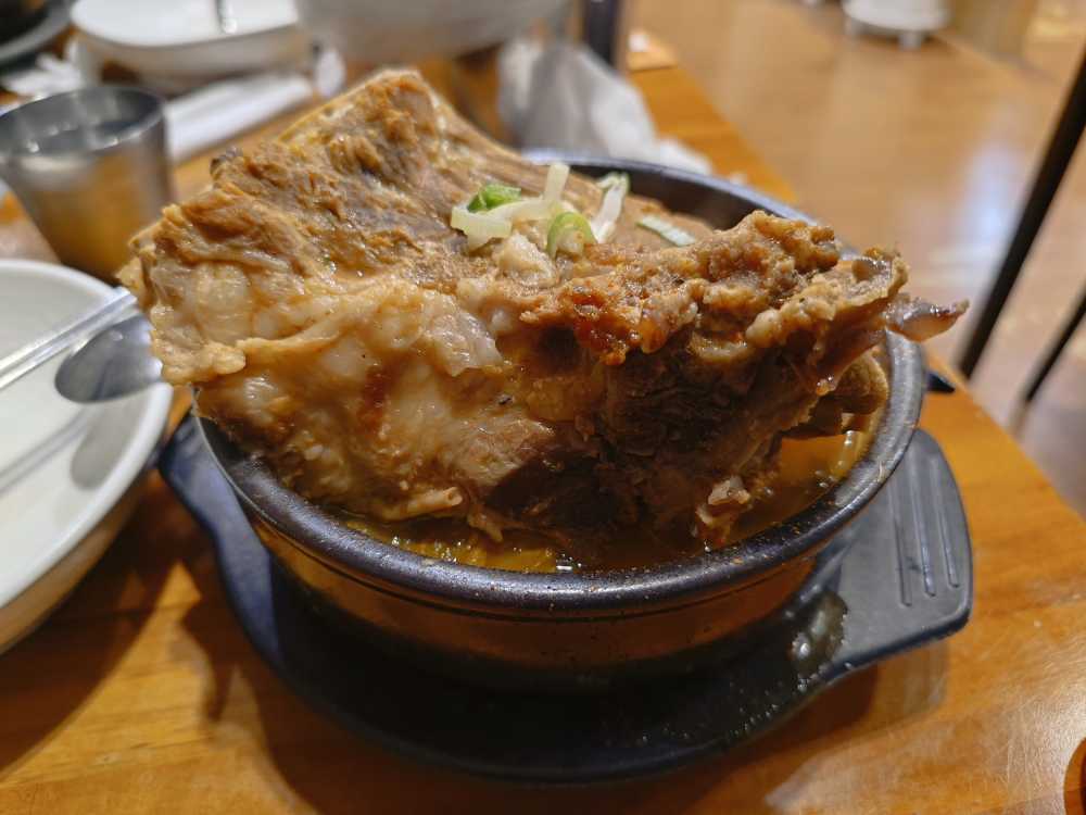 韩餐土豆脊骨汤