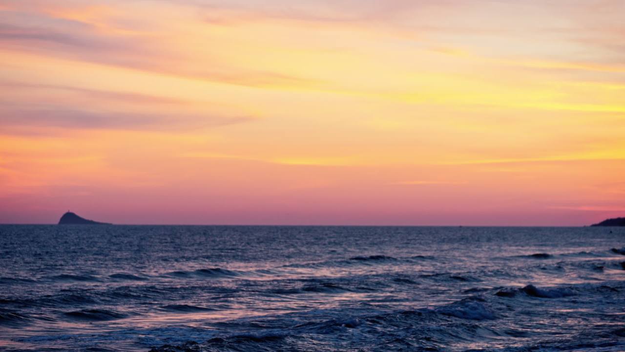 海南三亚海边海浪实拍升格视频-14 2025.8.8 13