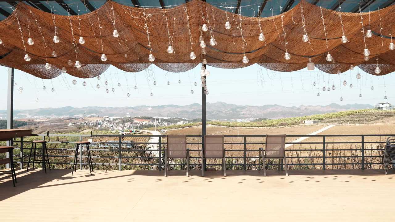 户外露台的宁静时光