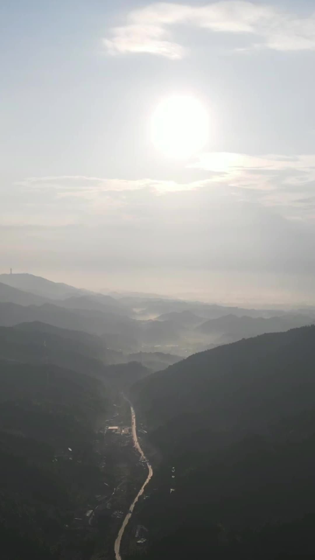 大山日出日落晚霞夕阳竖屏航拍