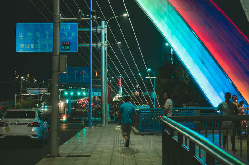 散步的人