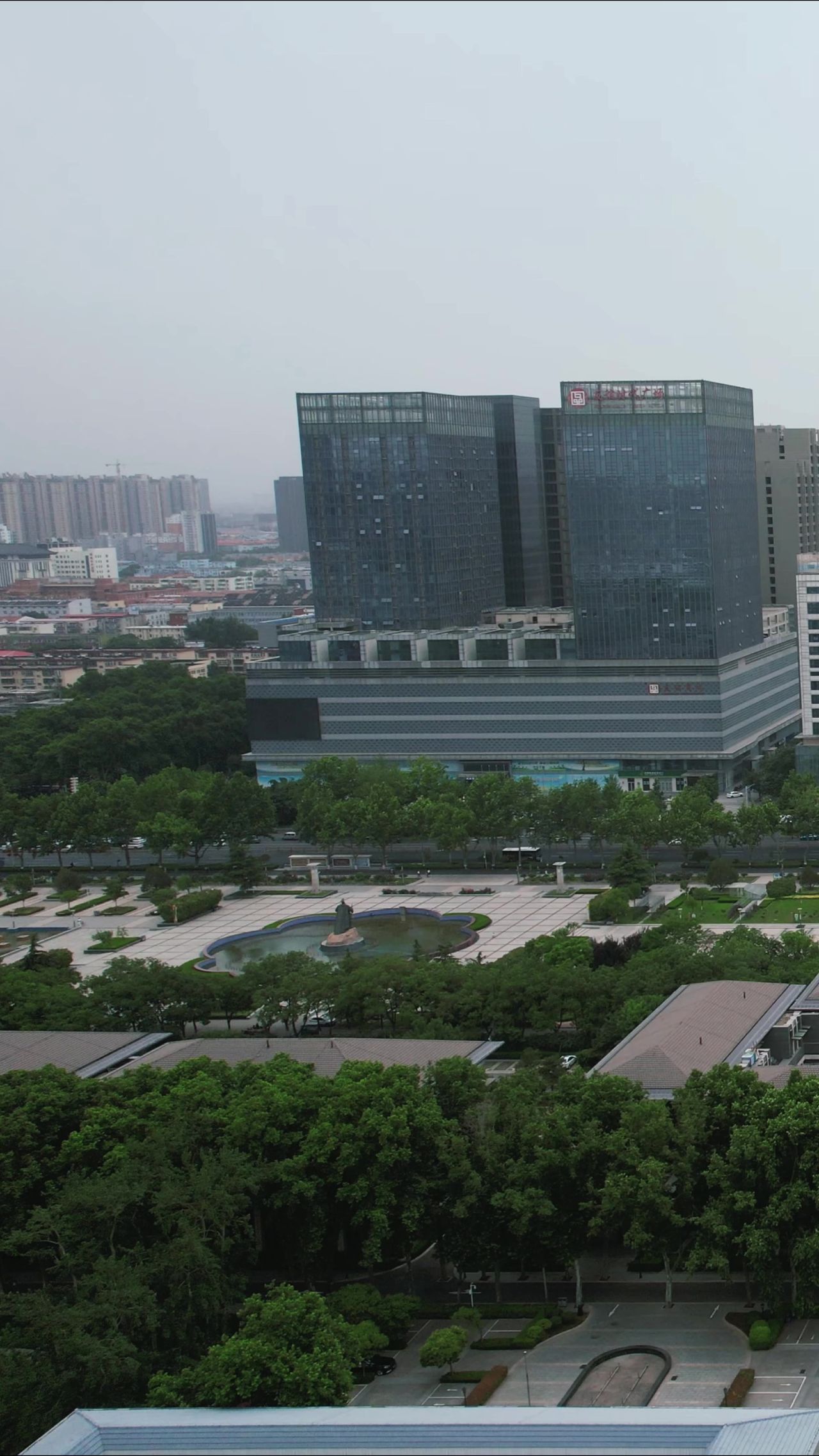 河北邯郸城市风光竖屏航拍 