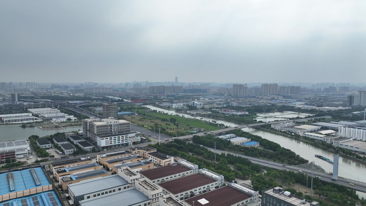 4K航拍昆山黄浦江路