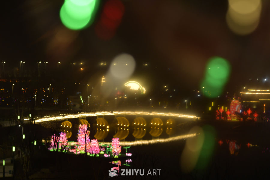 璀璨夜色下的城市庆典
