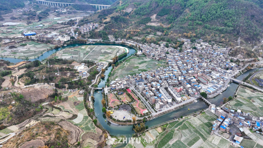 4k航拍美丽乡村田园 4