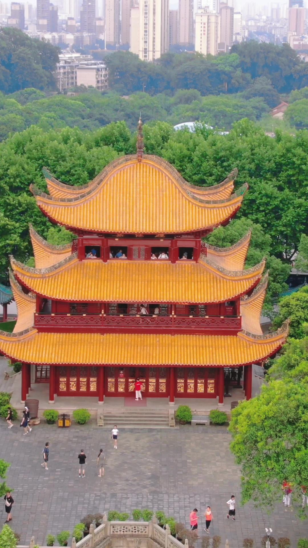 湖南岳阳岳阳楼竖屏航拍