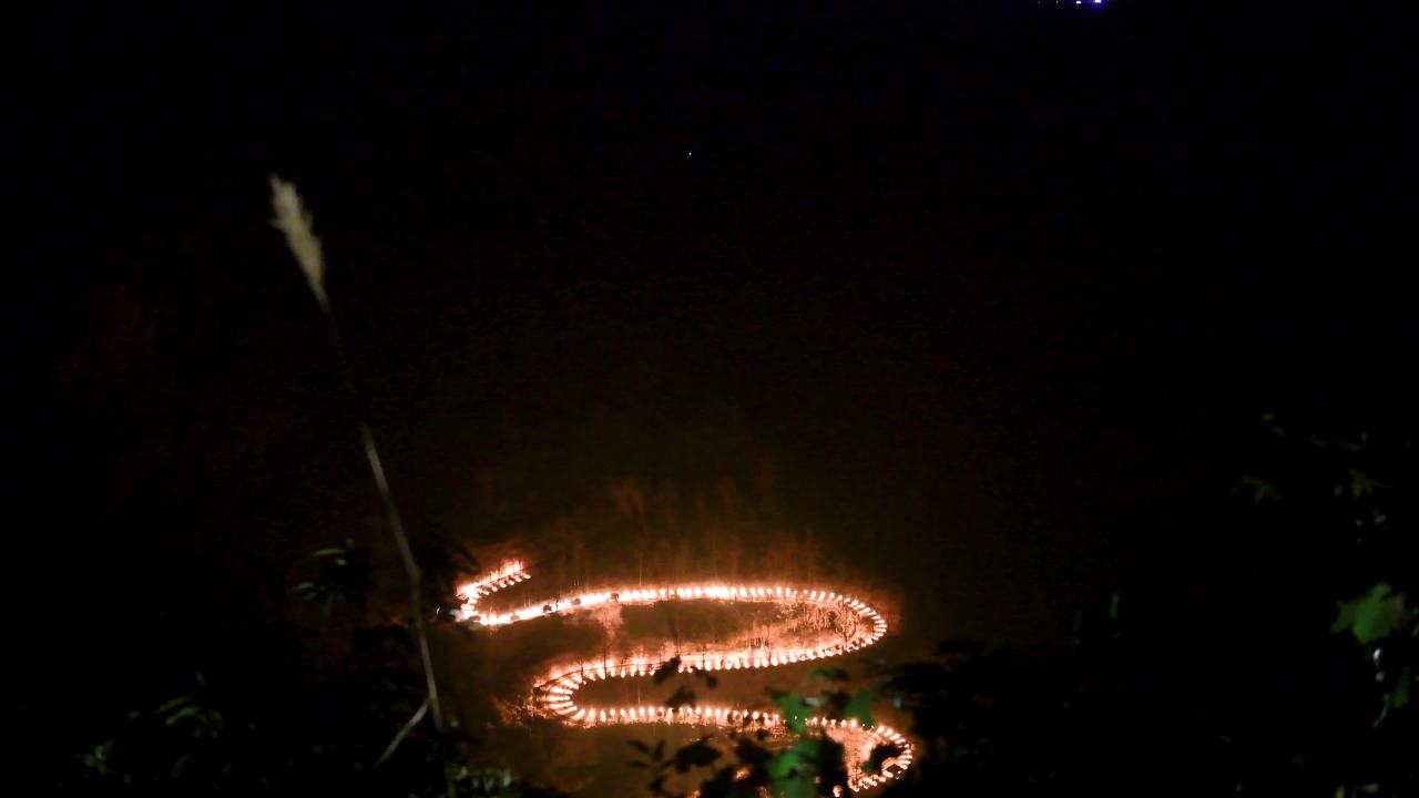 4k点亮贵州晴隆二十四道拐公路 公路灯光