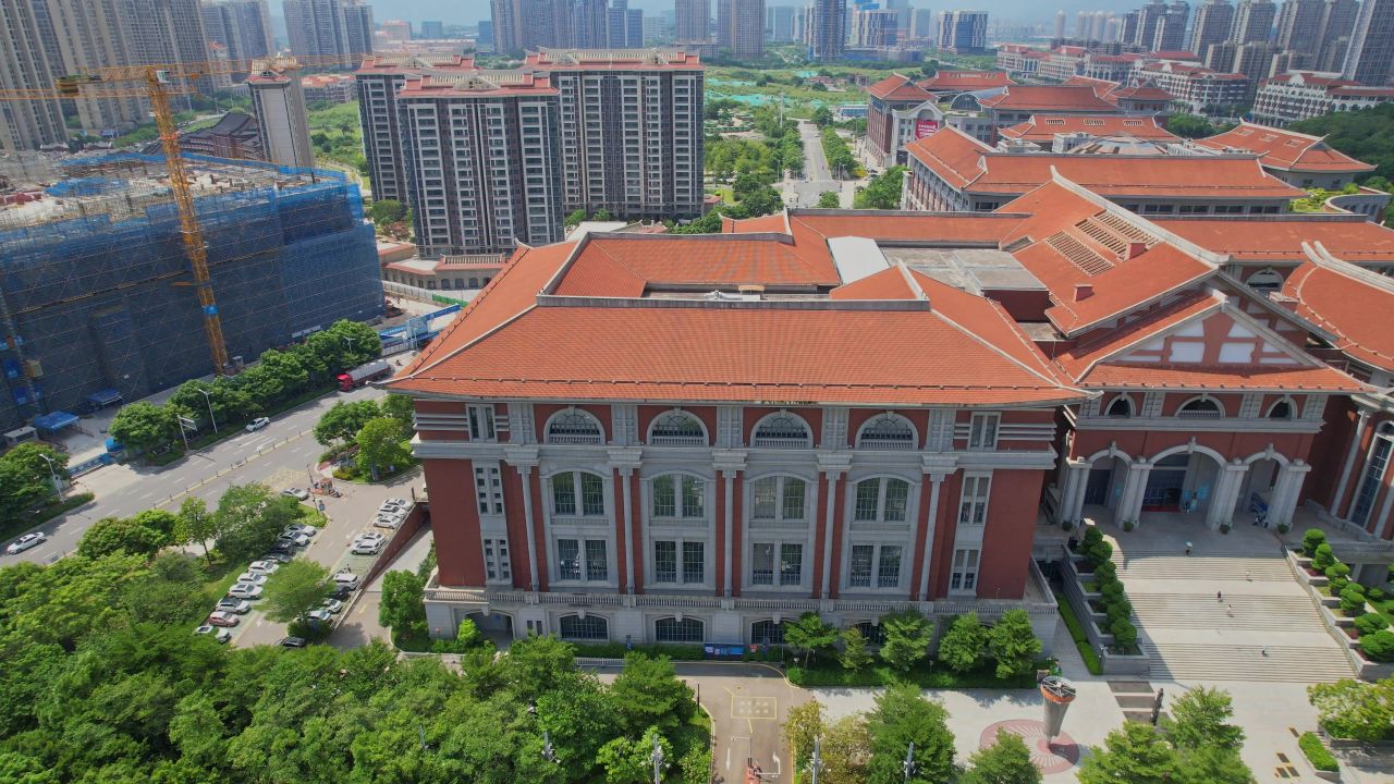 航拍厦门诚毅科技探索中心