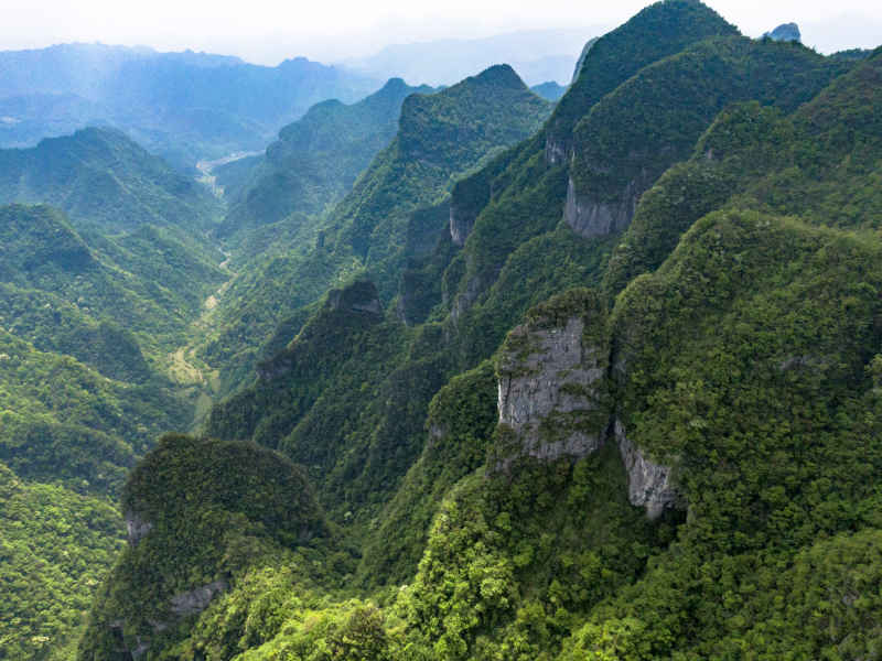 祖国壮丽山河湖南张家界奇山
