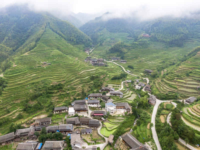  美丽乡村青山绿水航拍摄影图