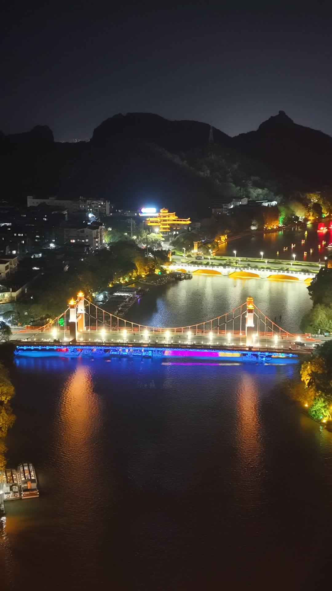 竖版航拍桂林两江四湖夜景日月双塔 (17)