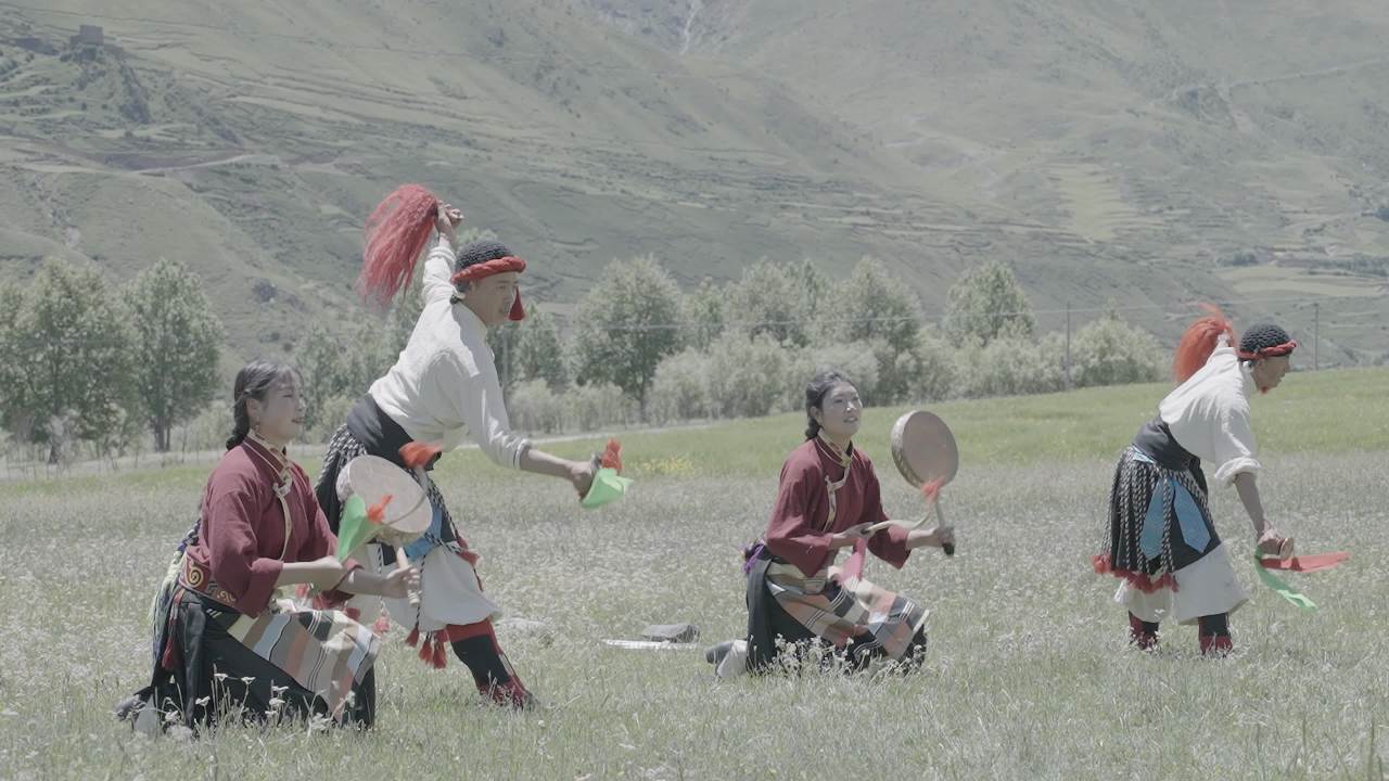 高原草地民族舞蹈