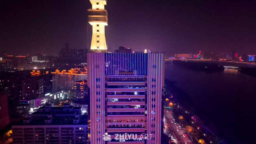 夜幕下的城市灯火