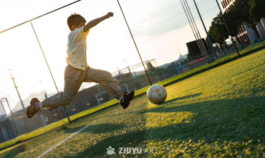 落日脚边的锋芒