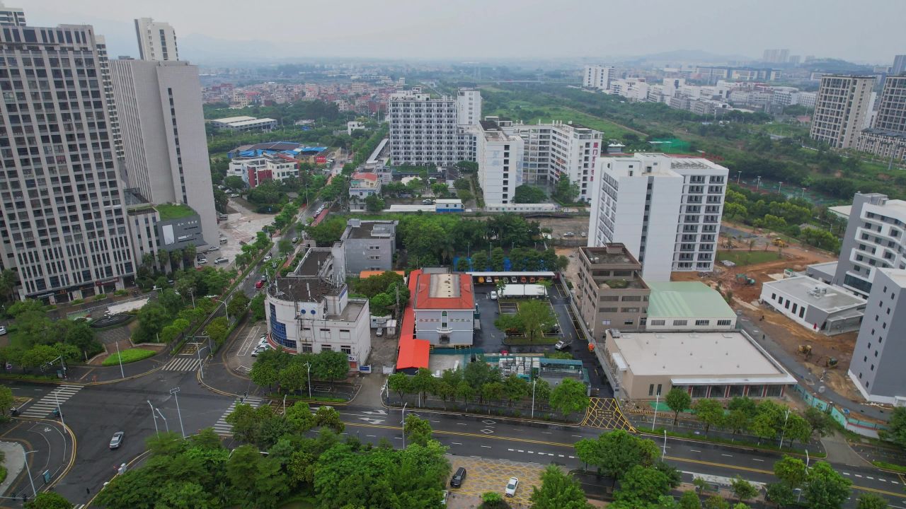 航拍厦门东海学院 1