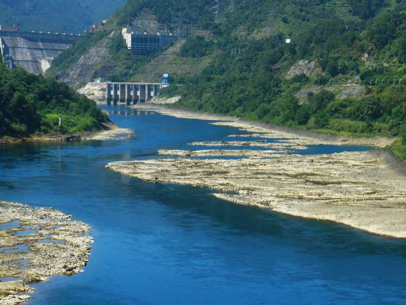 天峨龙滩水电站景观 9