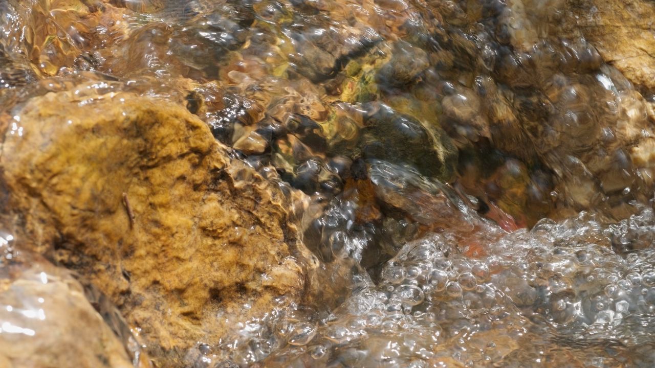 山泉水小溪瀑布河流4K实拍空镜