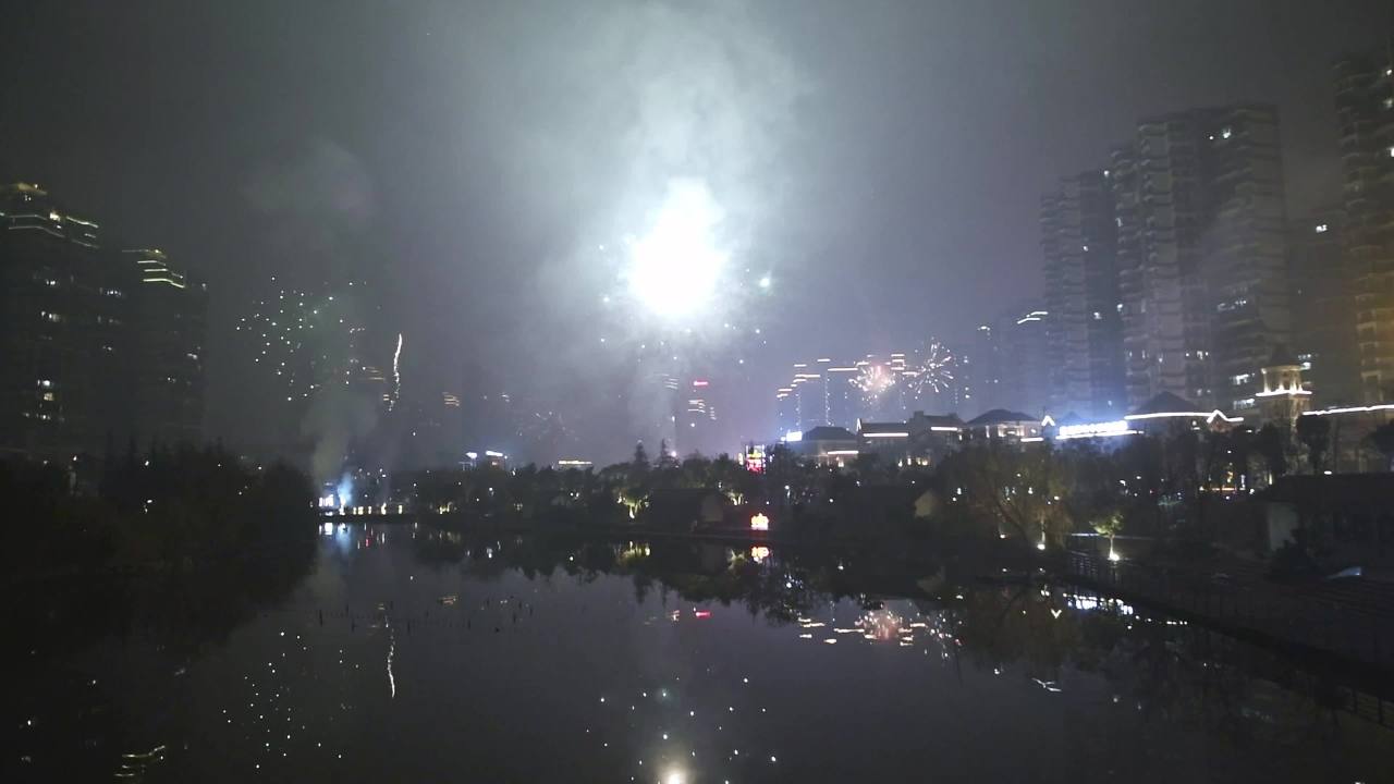 贵州黔西南州兴义市城市烟花