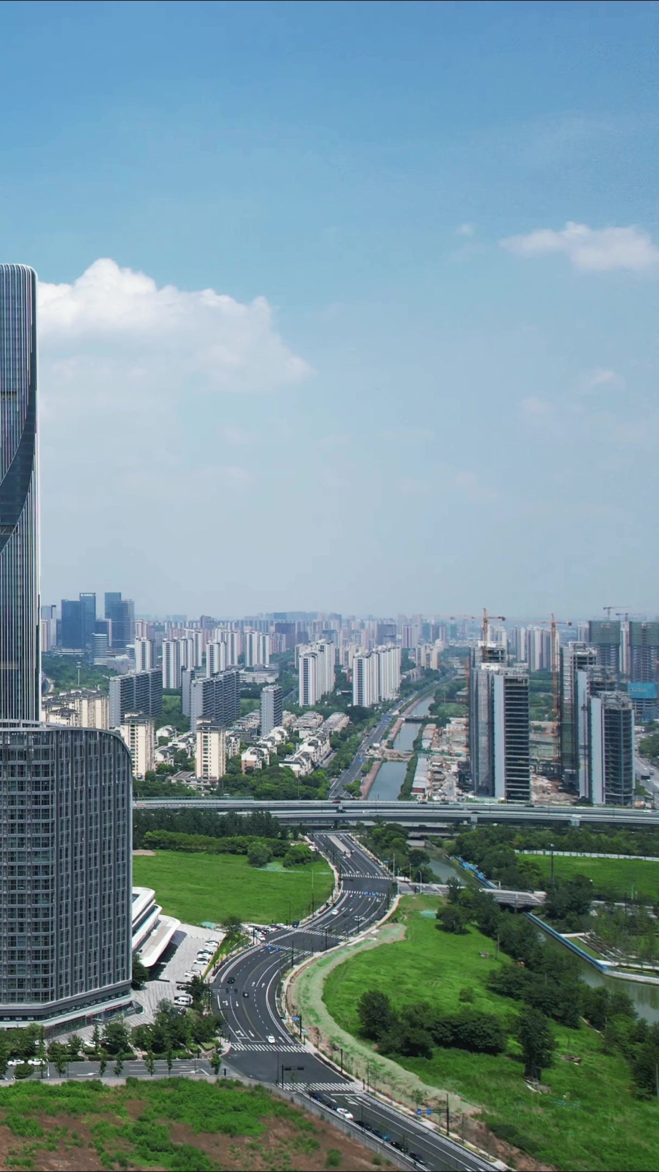杭州滨江新区城市建设交通竖屏航拍  