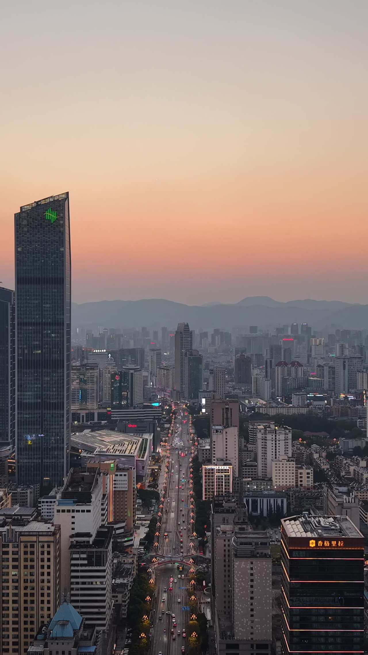 日落时的城市繁华