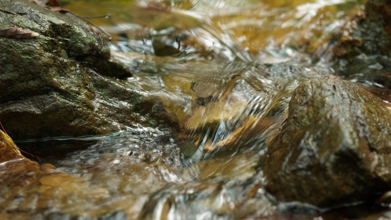 清澈山泉水温泉矿泉水小溪山涧 26