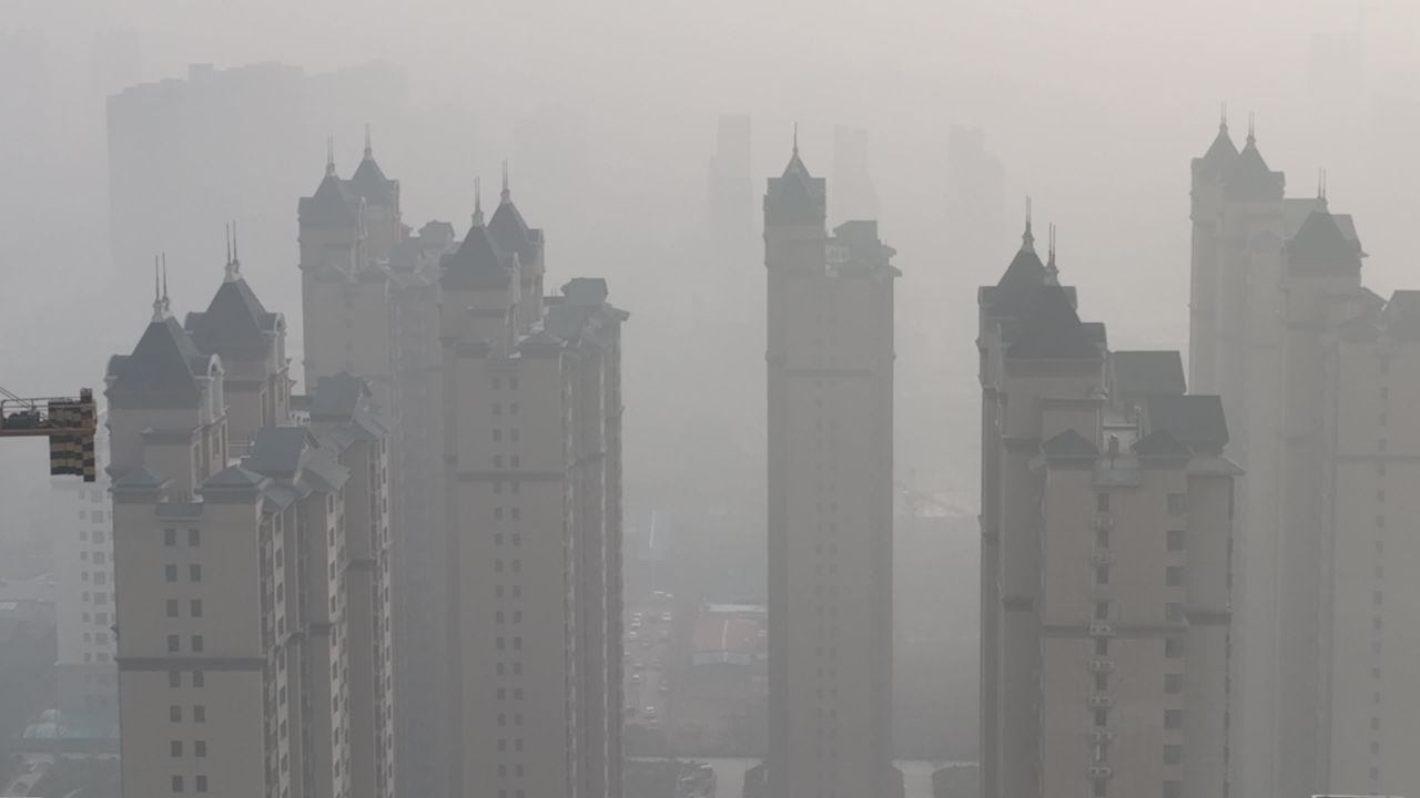 雾中城市