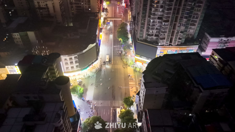 夜幕下的城市交响