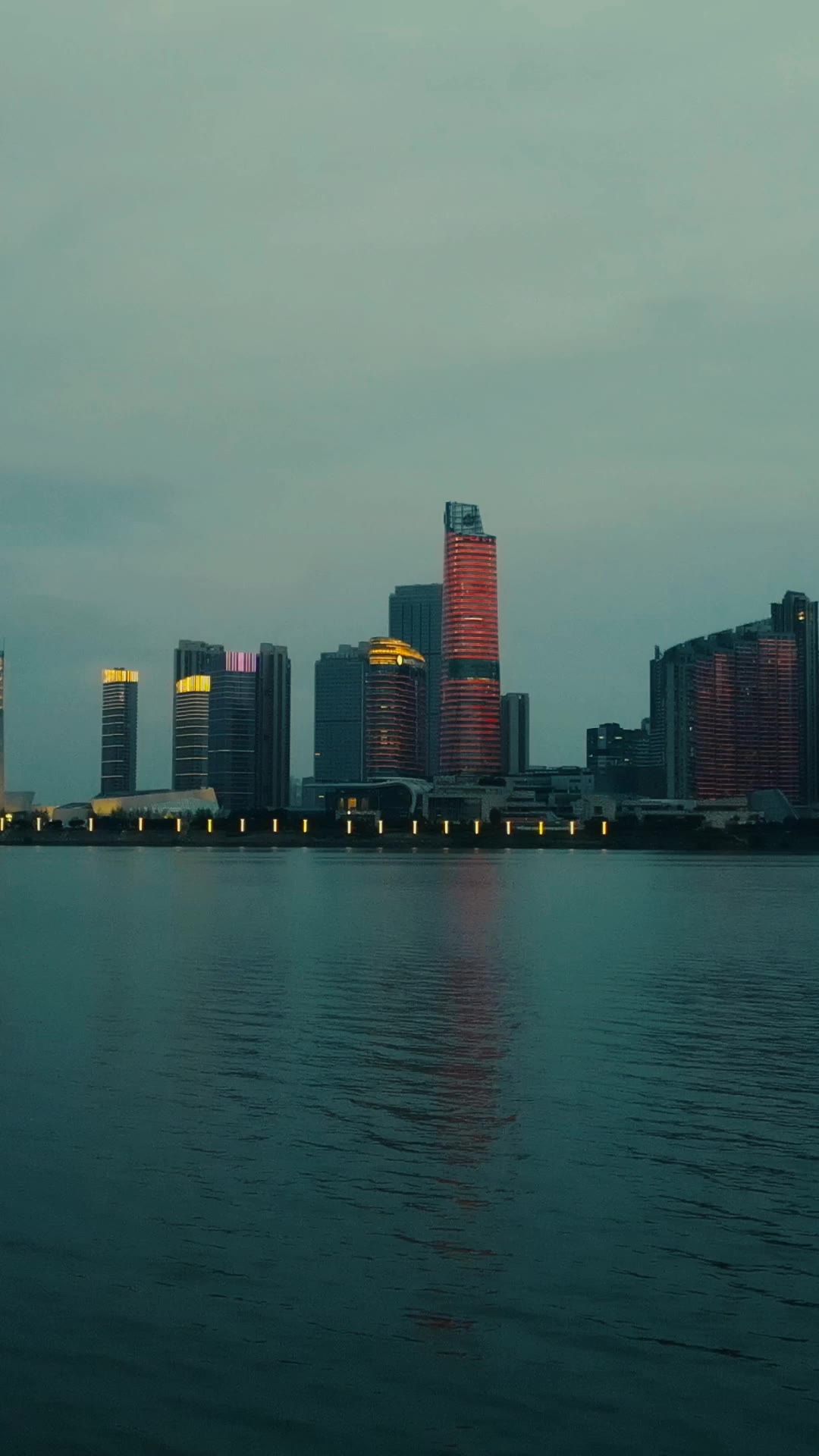 城市航拍湖南长沙北辰三角洲夜景灯光竖屏航拍