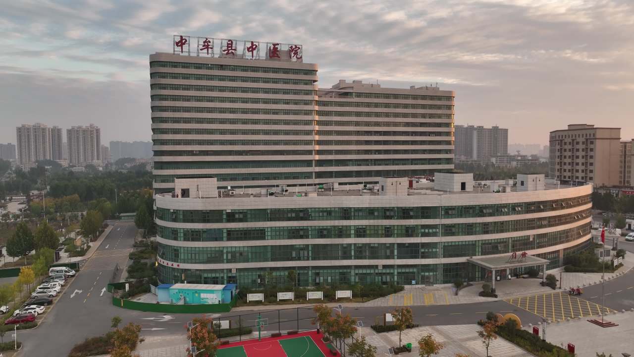 郑州某医院日落全景