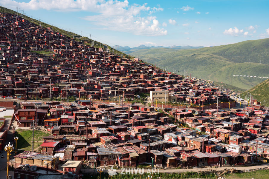 色达喇荣寺五明佛学院