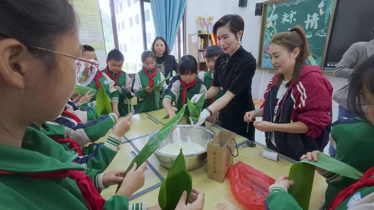 4k端午节习俗包粽子 小学生学包粽子