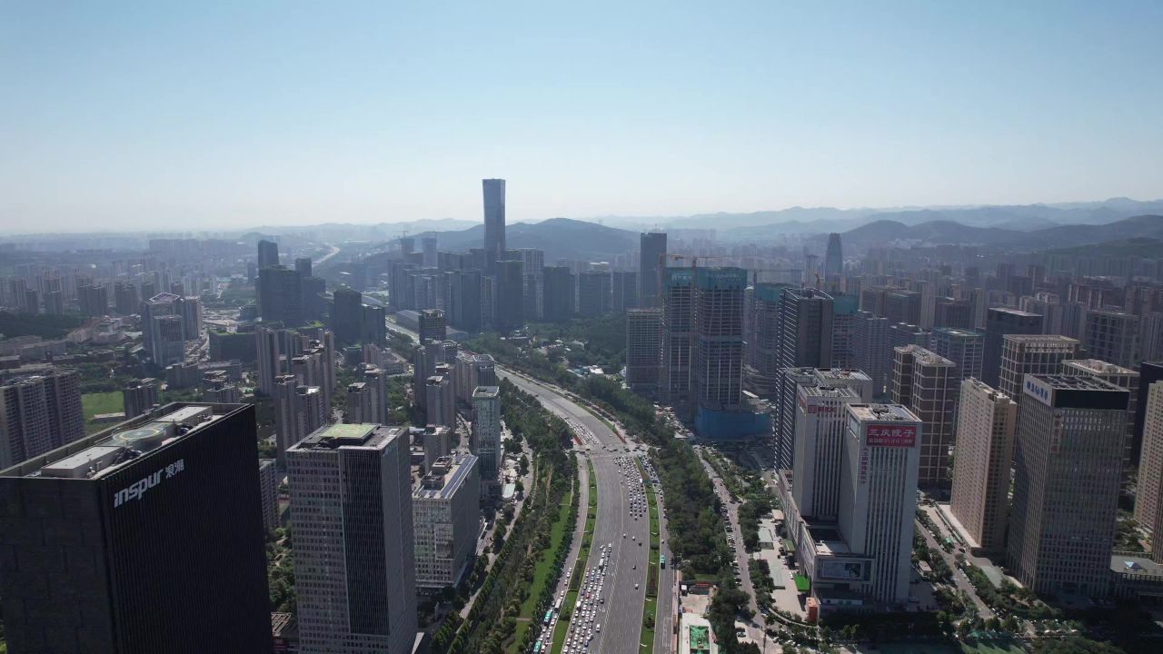 山东济南奥体中心经十路交通航拍  