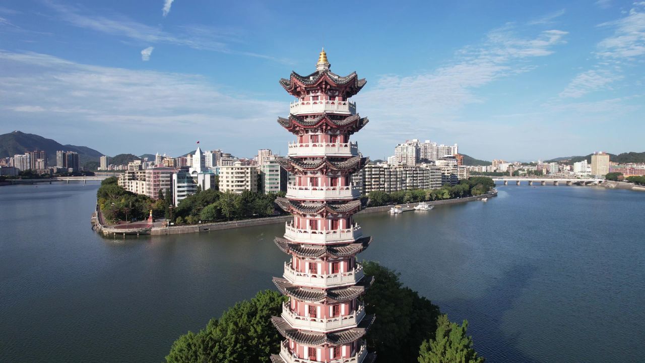 广东韶关北江通天塔城市风光航拍 
