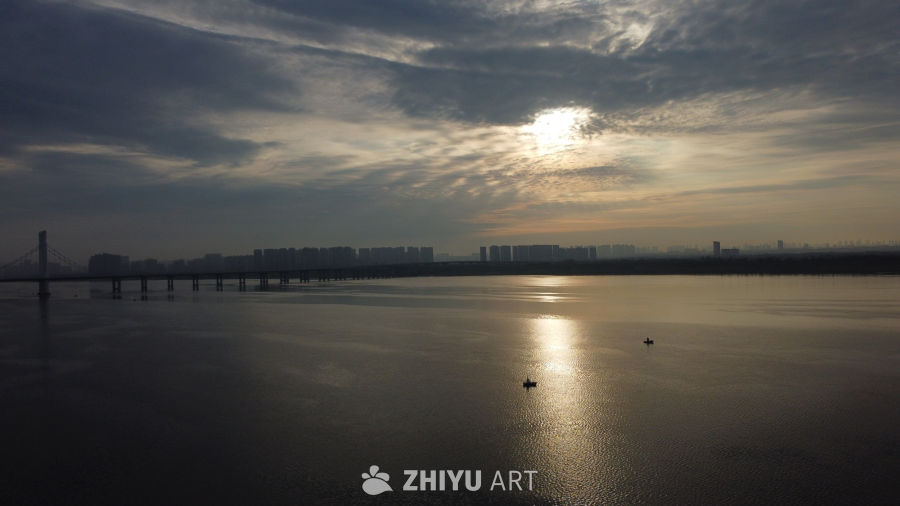 日落下的城市之光