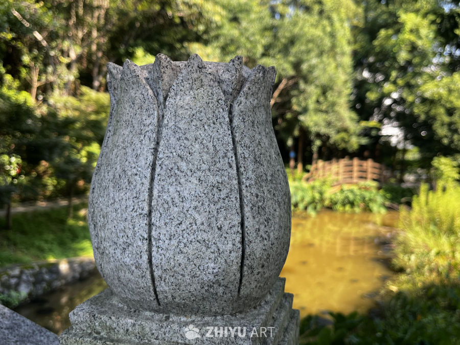 石雕郁金香与自然的和谐